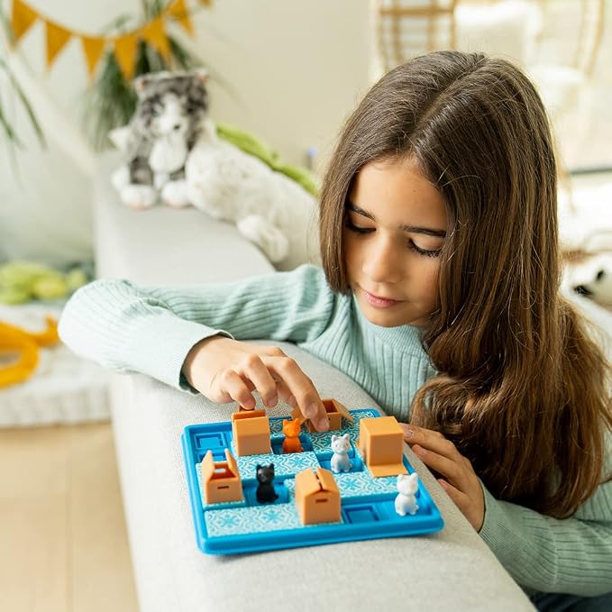 SmartGames Cats & Boxes Travel Game - Image 8