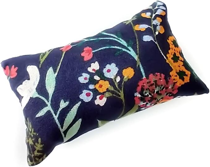 Emery Pincushion for Sewing by Nakpunar
