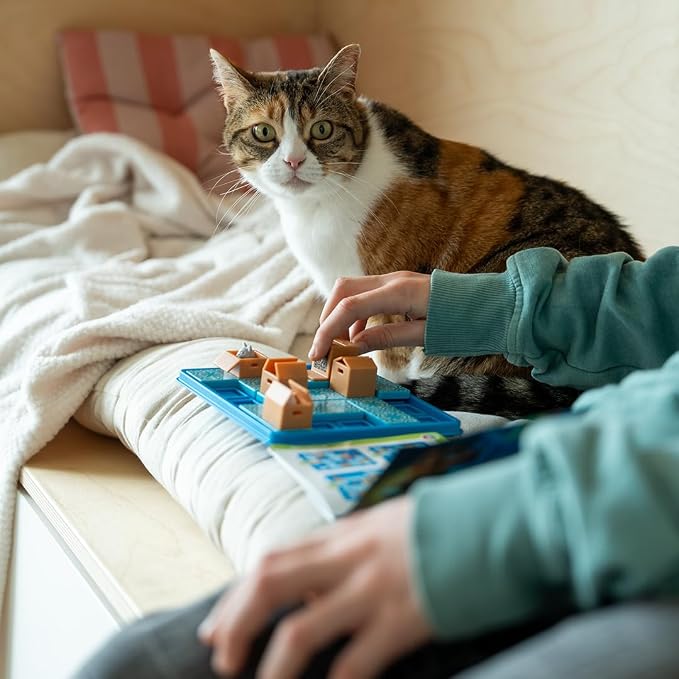 SmartGames Cats & Boxes Travel Game - Image 6
