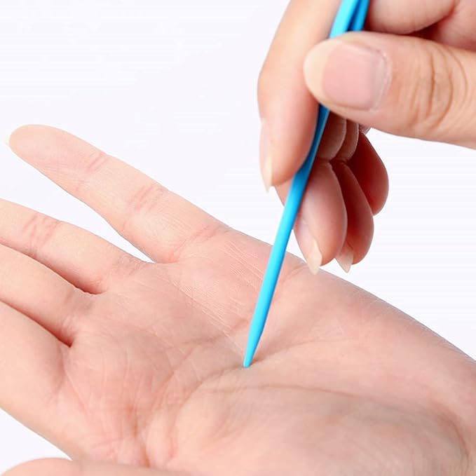 300 Piece Plastic Sewing Needle Set - Image 3