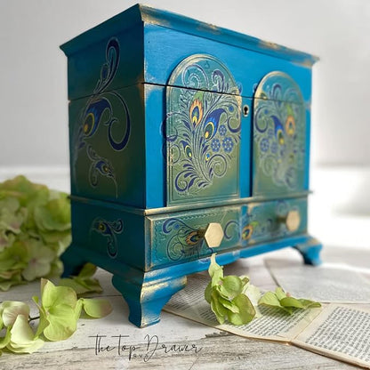 Dixie Belle Paint Company Chalk Finish Furniture Paint - Image 4