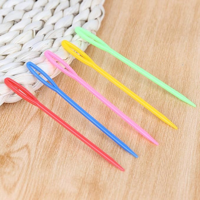 300 Piece Plastic Sewing Needle Set - Image 7