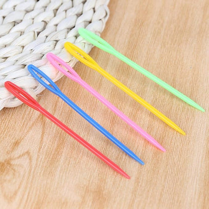 300 Piece Plastic Sewing Needle Set - Image 7