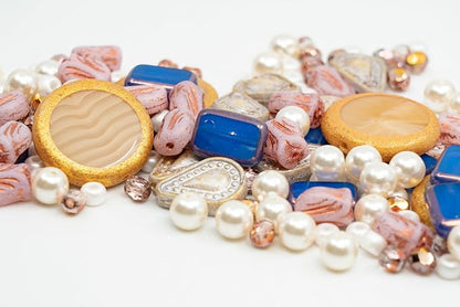 2.1oz of Glass Bead Mix with Pearls, Filigree Teardrops and Fresca Czech Beads - Image 4