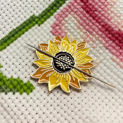 Hydrangea Magnetic Needle Minder - Image 2