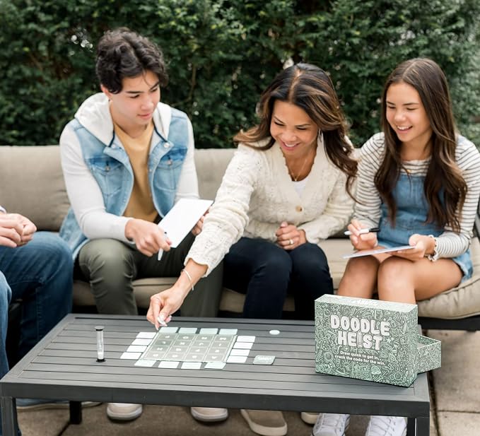 The Quick Drawing and Deduction Family Party Game - Image 2