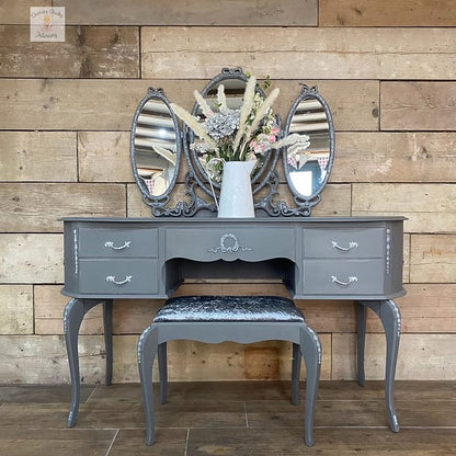 Dixie Belle Paint Company Chalk Finish Furniture Paint - Image 4