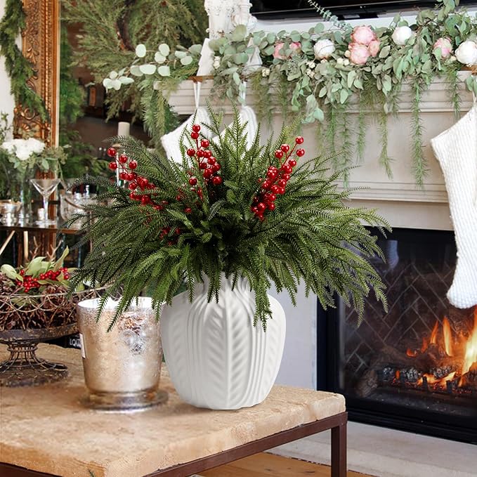 25 Pcs Christmas Norfolk Pine Branches - Image 4